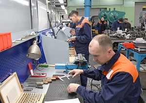 Работники АПЗ заняли призовые места в каждой из 6 профессий городского конкурса "Золотые руки"